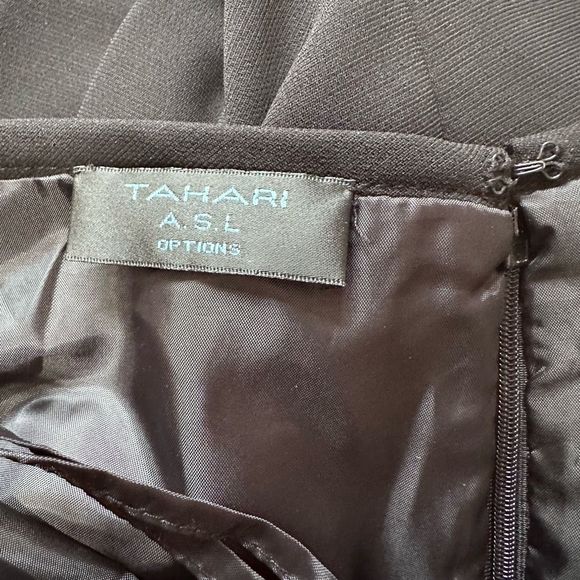 Tahari black pleated pencil skirt 8 - Picture 5 of 5